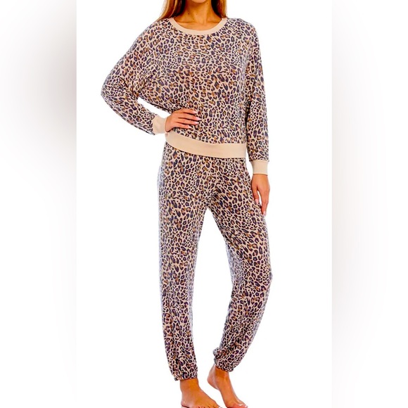 HONEYDEW Matching Cheetah Sweatsuit. Both size Small. Super cozy! - Picture 1 of 7